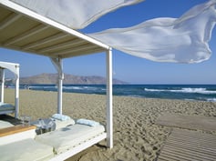 Am Strand vom Anemos Luxury Grand Resort l