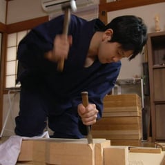 仏師の坂上俊陽さん