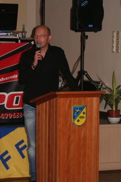 1. Vorsitzender Jochen Neiße bei der Ehrung der Alten  Herren.