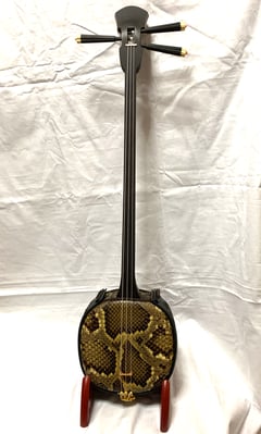 又吉真栄作 塗りなし 真壁型三線