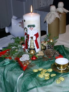 Die von Silke Buck selbst angefertigte Weihnachtskerze