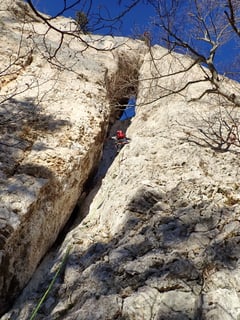 Alpines Klettern zum Drachenloch (4c).
