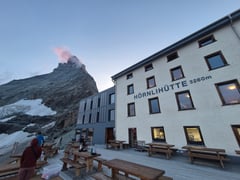 Genau, dort hinauf geht es morgen früh!