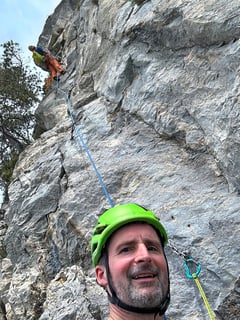 ...Muzzerone weit über dem Meer (I/Ligurien)