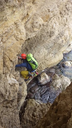 Herausfordernder Zustieg entlang dem Meer.