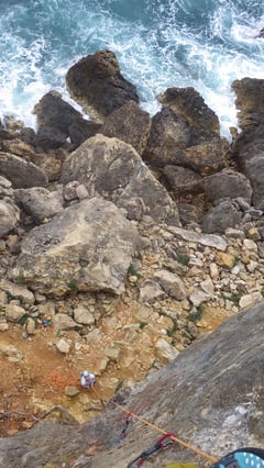 Im Klettersektor Siesta bei Santa Eulalia.