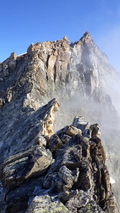 Spitzige und ausgesetzte Angelegenheit!