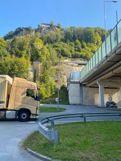 Hier geht es rein in den Pfändertunnel.