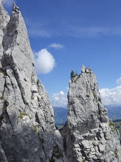 Eindrückliche Felsformationen sind überall anzutreffen.