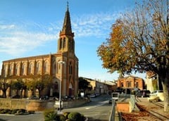 Lafrançaise, l'église et la mairie du 19éme siècle