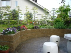 造園工事　施工事例　奈良県北葛城郡広陵町　化粧ブロック花壇　レンガデッキ