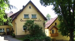 Haupt- und Nebengebäude Nordseite