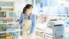 少子高齢化に伴う労働力不足が日本全体の課題となってきる昨今、多様な働き方を許容する姿勢が企業に求められている。