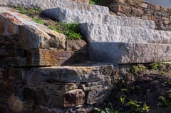 Stiegenanlage Naturstein