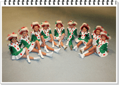 v.l.n.r. Shirley Klibisch, Inken Grundmann, Fee Heinrichs, Laura Eschweiler, Leonie Nelles,  Bastian Nähle,  Sara Cleven, Liane Kupke, Kiara Schumacher.