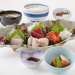 刺身御膳　1637円（税込1800円）