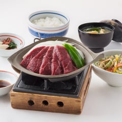 ステーキ膳　1591円（税込1750円）