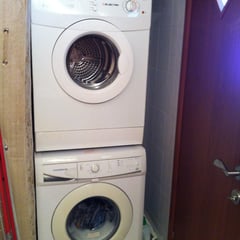 Buanderie avec lave-linge et sèche-linge