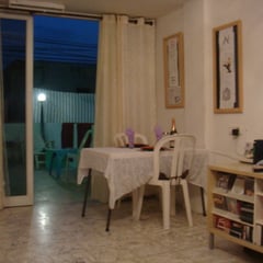 La villa pour 6 personnes, coin repas