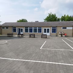 HACF Marloie-Marche | Site de Marloie - Cour aménagée