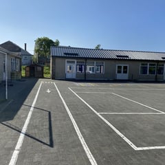 HACF Marloie-Marche | Site de Marloie - Cour aménagée