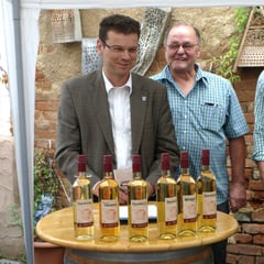 Bad Nauheims Bürgermeister Armin Häuser hätte "7 Richtige" bevorzugt, weil das Fußballspiel Deutschland Brasilien am Vorabend mit 7:1 gewonnen wurde