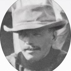 George Farar Gibsone (1874-1959), représentant légal et agent d' Henri Menier à Québec pour toutes les affaires inhérentes à l'île d'Anticosti. Photo prise à la rivière Jupiter en 1905 lors d'une partie de pêche. 