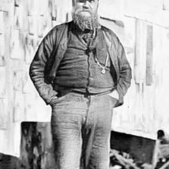 Un des squatters anglais évincés par M. Menier