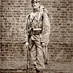 Fernand Le Bailly (1880-1918). Arrivé sur l'île Anticosti en 1896. Décédé sur le champ de bataille. Il a marié Simone Lavigne, petite-fille d'Oscar Comettant. Fille de Blanche Comettant .