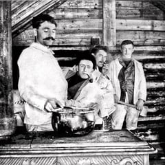 Au camp de la rivière Jupiter en 1903. Émile Nadeau sellier de métier, Lorenzo Malouin, télégraphiste et Henri Paquet, comptable, qui mariera Renée Comettant et iront s'installer à Québec.