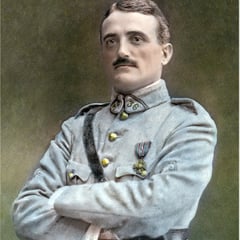 Fernand Le Bailly (1880-1918). Arrivé sur l'île Anticosti en 1896. Cette photographie fait partie d'une collection de 15 cadres métalliques de 6 pouces de diamètre représentant la famille de Lucien Comettant.