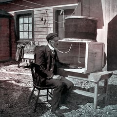 J.O Montreuil (n1874, St-Anne-de-la Pérade), ingénieur, Il assistait Adolphe Jacquemart. Il est le père de l'écrivaine québécoise Claire Martin (Montreuil) née en 1914. il avait marié en première noce Laura Malouin et en deuxième noce Alice Martin