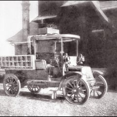 La voiture qu'Henri Menier a amené à l'île en juillet 1905 en même temps que tout le mobilier pour son pavillon de chasse.