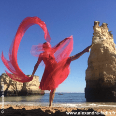 "Danse mariage rocher en rouge" à Lagos Portugal