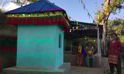 Kleiner Shiva und Parvati - Tempel