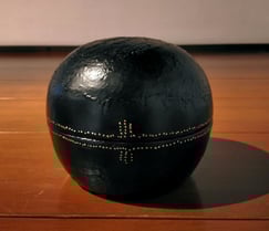 黒漆銀象嵌丸箱　松崎融