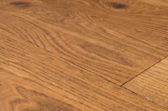 Räuchereiche gealtert sägerau Ästen schwarz Kitt geölt massiv Parkett Zermatt