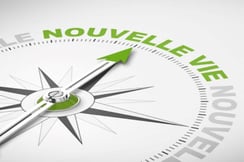 boussole indiquant "nouvelle vie"
