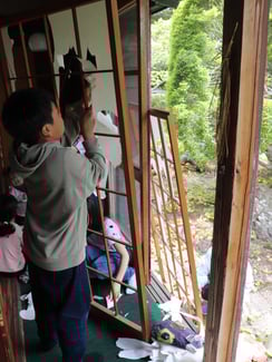 障子やぶり大会