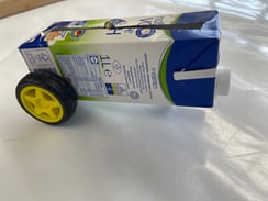 Ein kompletter Roboter aus Müll