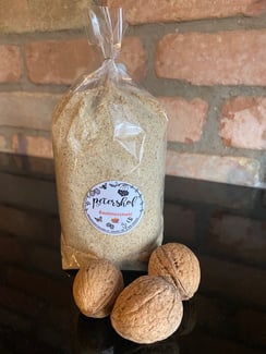 Baumnussmehl vom petershof Uebeschi bei Thun