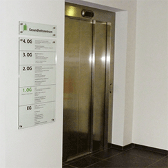 Beschilderungen / Beschilderungssysteme / Türschilder / Wegeleitsysteme