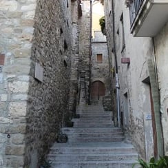 Rue du centre historique de Besalú.
