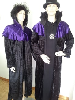  Mantel, Gr.M/L, je Fr.22.-,                Hut und Kette Fr.6.50