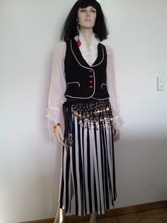 Zigeunerin,Bluse Gr.S/M + L, Rock S-L tragbar, Weste Gr. S/M)