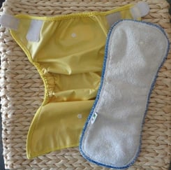 culotte de protection imperméable pour couches lavables en PUL imperméable BestBottomDiapers avec 2 boutons pressions et son insert