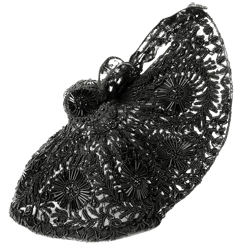 Perlhaube aus schwarzem Tüll, reich mit Perlen und Granaten bestickt, um 1830. (Inv. Nr. F 05071. Land Oberösterreich. Sammlung Volkskunde und Alltagskultur)