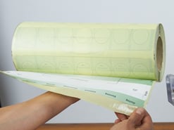 Kombi-Etikett zum Versiegeln des Arzneikalenders