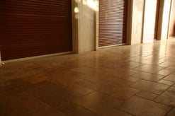 Pavimento in Travertino Noce