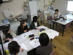 勉強会の様子（本社）コミュニケーションの悩みを解決